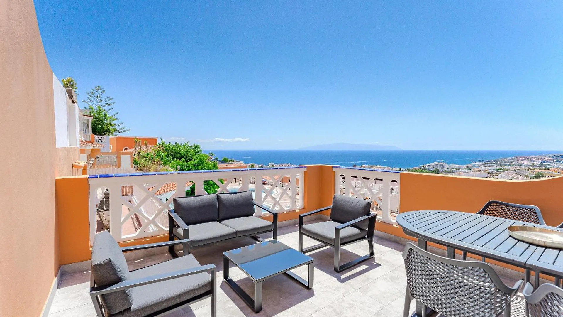 אדחה Ocean View Apartments With A Terrace