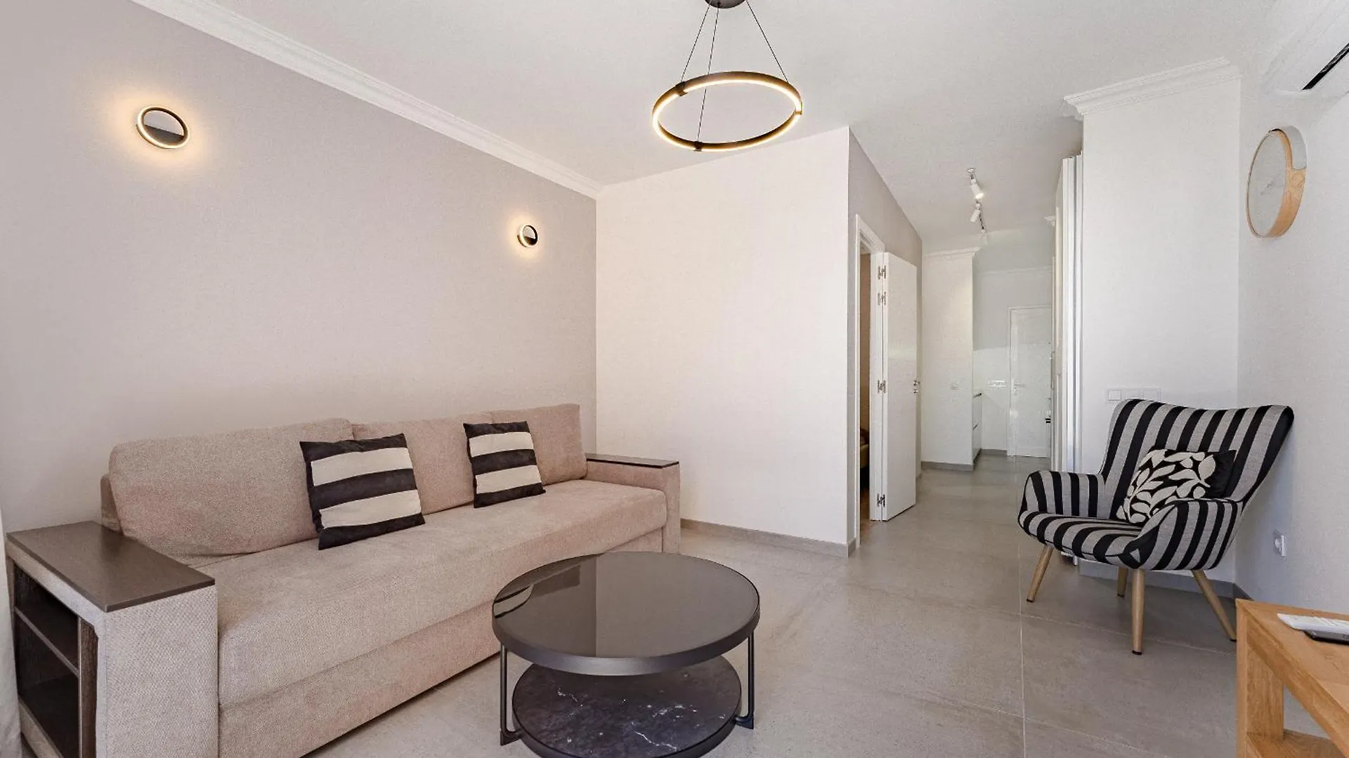 אדחה Ocean View Apartments With A Terrace